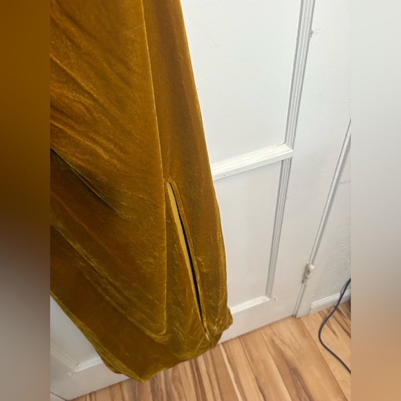 NWT Staud Bellamy Lace-Up Back Velvet Midi Dress - Picture 4 of 6